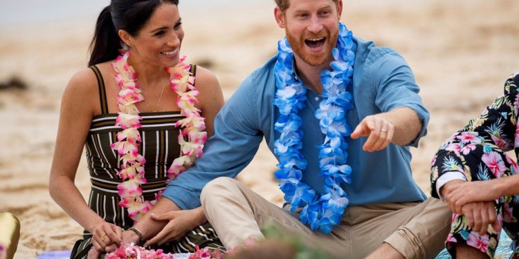 Viagens de Harry e Meghan em jatinhos particulares viram controvérsia ambiental