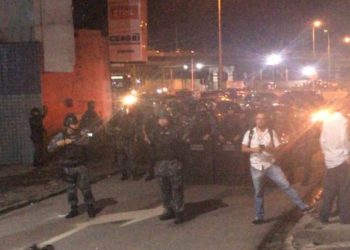 Policia Militar do Ceará mantém greve e Polícia Civil reforça a segurança nas ruas.