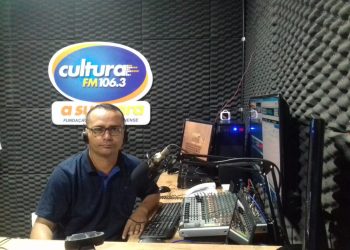 Paço do Lumiar: Professor Edmilson Carneiro para cumprir o que rege a lei eleitoral, se afasta da programação do rádio.