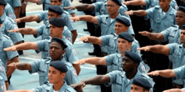 Congresso avalia reduzir poder de governadores sobre PM e Policia Civil.