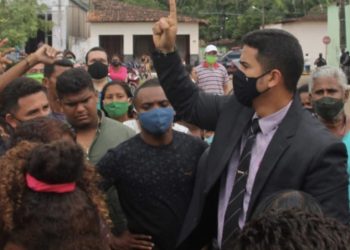 Justiça retorna Calvet Filho (PSC) ao cargo o prefeito de Rosário, anulando sua cassação.