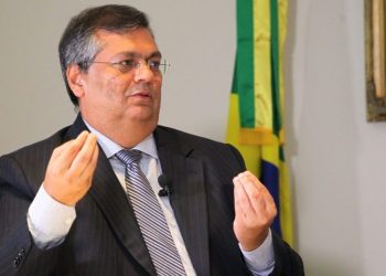 Flávio Dino é o novo presidente do PSB e Luciano Leitoa é destituído do comando da legenda no Maranhão.
