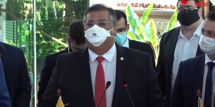 FLÁVIO DINO E MARCELO FREIXO ASSINAM FICHA DE FILIAÇÃO AO PSB