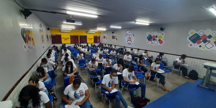 Colégio Militar Tiradentes I faz aplicação do 1° simulado UEMA/2022 do Cursinho Pré-vestibular da Escola.