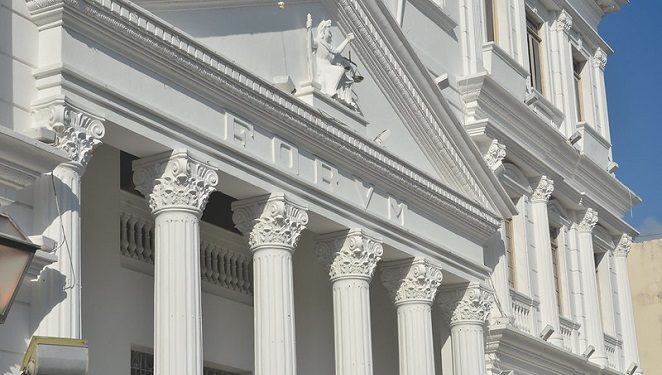 Justiça proíbe greve de professores de São Luís