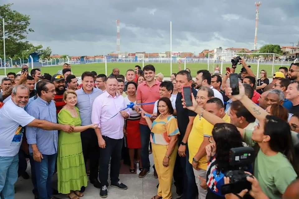 Prefeita Paula e governador Carlos Brandão entregando A Praça da Juventude no Maiobão