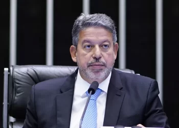 O Presidente da Câmara, Deputado Artur Lira, quer aprovar novo ICMS dos combustíveis ainda essa semana