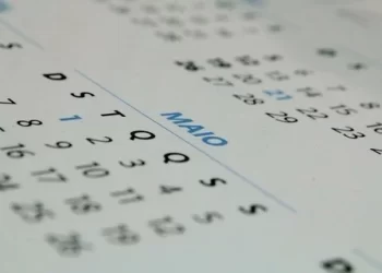 Calendário de Feriados 2024: Ano com um Dia Adicional de Folga e Três Feriadões