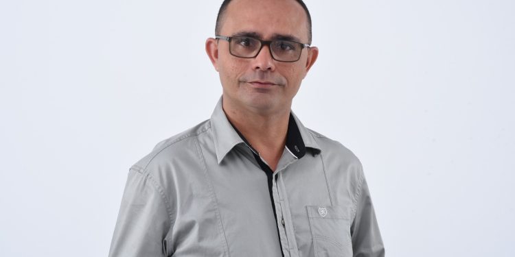 PSOL confirma candidatura própria em Paço do Lumiar com o professor e Sgt Edmilson Carneiro