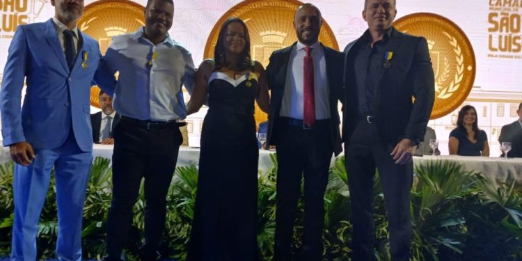 Tiago Carneiro é Homenageado com a Prestigiada Medalha São Simão Estácio da Silveira