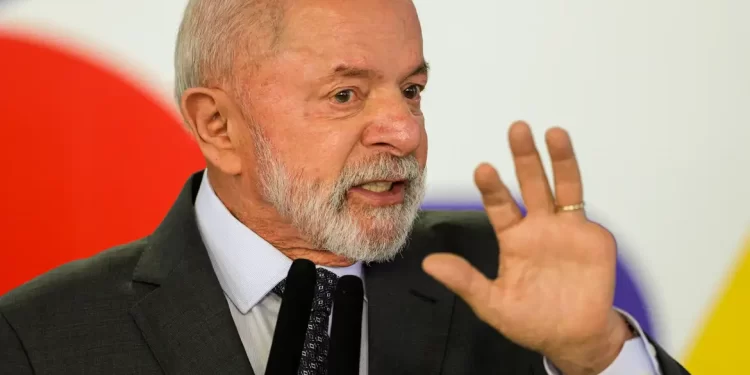 Lula anuncia R$ 30 bilhões em crédito para empresas afetadas por tarifaço de Trump