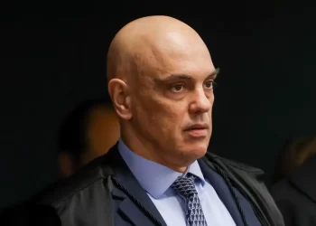 Moraes afirma que bancos podem ser punidos se aplicarem sanções dos EUA