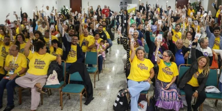 Enilton Rodrigues, pré-candidato a governador, participa da conferência programática nacional do PSOL, que reformulou o programa partidário