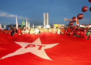 PT formaliza proposta para que PSOL integre a Federação Brasil da Esperança