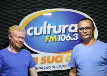 Professor Edmilson destaca educação, desenvolvimento nacional e combate à desinformação em entrevista à Rádio Cultura FM